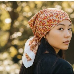 Vintage 70s Ditsy Floral Headscarf Scarf Neckerchief with Stripes Border